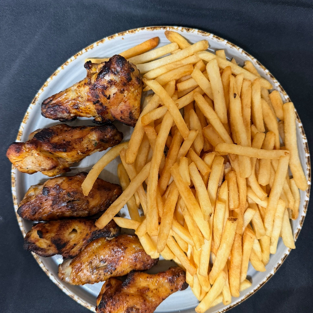 2 Chicken Wing & Fries Plate.